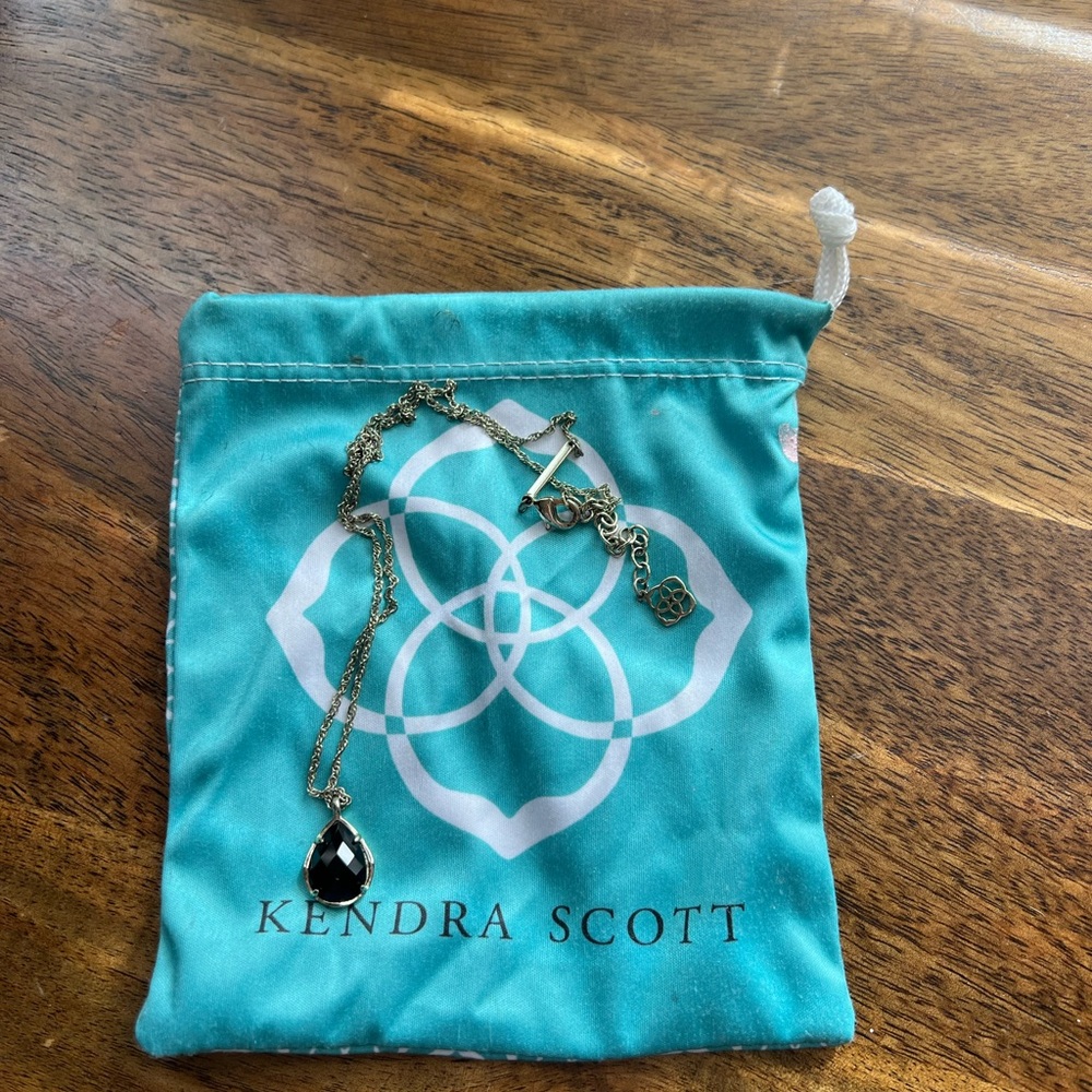 Kendra Scott Black Stone drop necklace